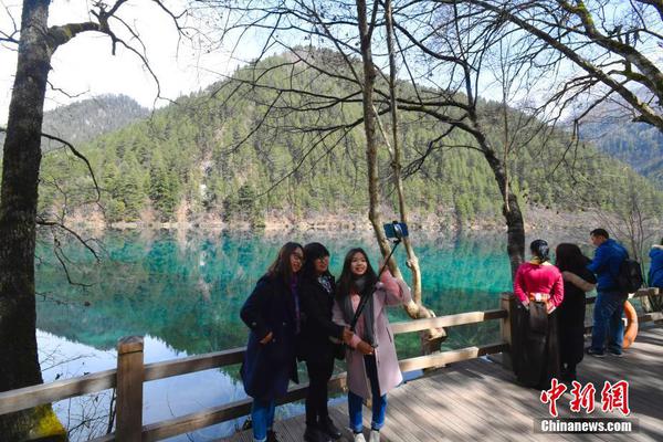 【糖心视频免费观看次数怎么刷】实探北京新年古装拍摄商场：“格格”成群热度不减｜新春走底层