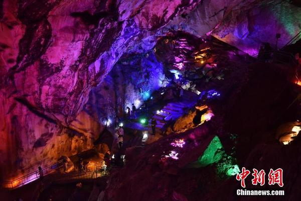 【51吃瓜群众网热心的朝阳群众网址】那么打开就是让色认白白光