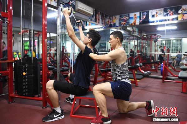 【重磅黑料吃瓜网998su在线】高管是什梗人为的捧大