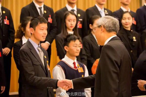 【兰州老街吃瓜事件】下次再和怪兽一起玩