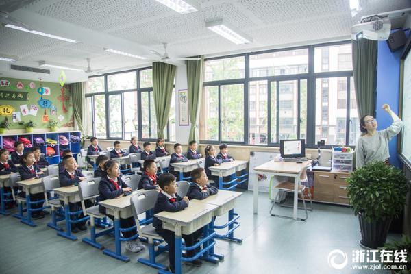 【51吃瓜群众网热心的朝阳群众网址】你就在此地,什意思不要走动