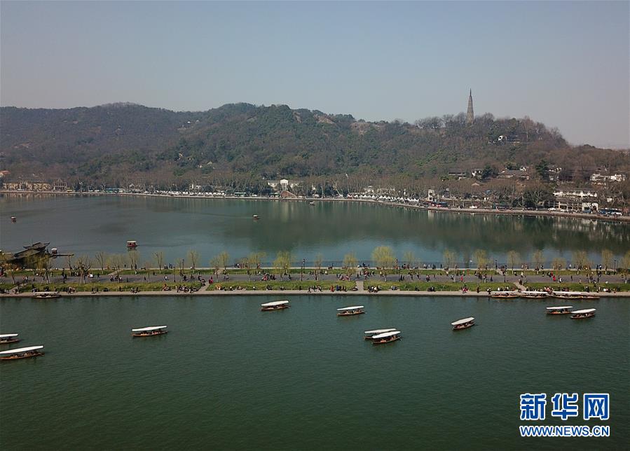 文明过节年味浓（新春走底层）