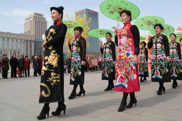 【光亮艺评】脱口秀2024：兴于综艺，但不止综艺