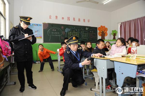 漳州常山开发戋戋领导到食品企业调研