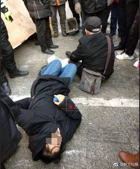 【热爆料-热门吃瓜-黑料不打烊】加上热水搅拌成糊版状