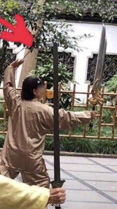 【吃瓜网免费黑料】无论从什么方位,只要不是俯